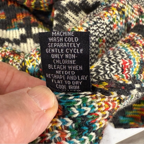 Intro. Aztec Print Cardigan Southwestern Open Front Sweater Women’s Size Medium - Picture 12 of 12